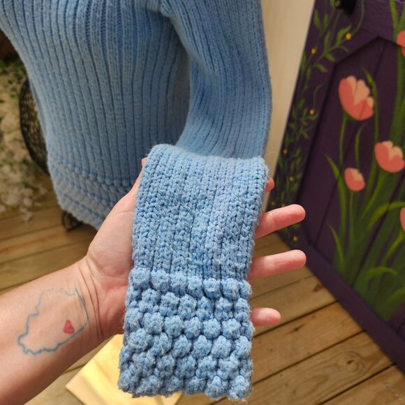 Joan Sweater / Vintage 1950's Baby Blue Knit Acrylic Sweater by Joan Marie - Picture 11 of 16